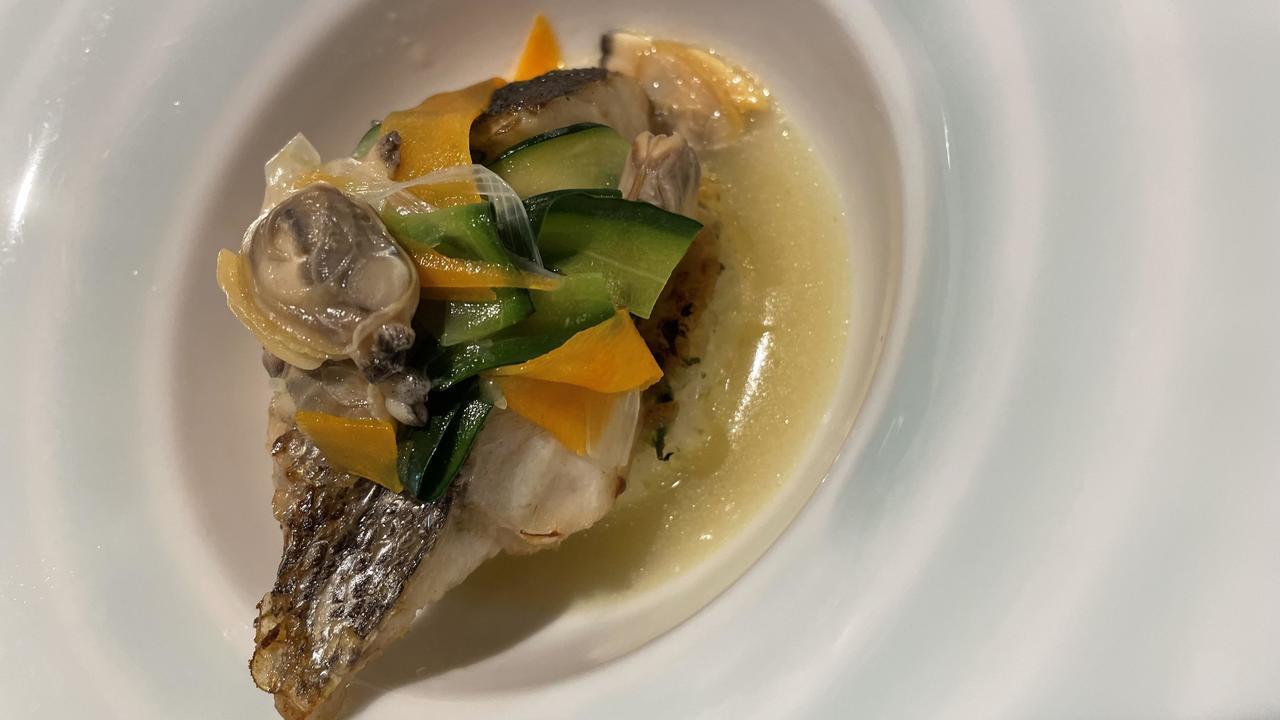 鮮魚のポワレあさりのナージュ仕立て青のりの焼きリゾット添え